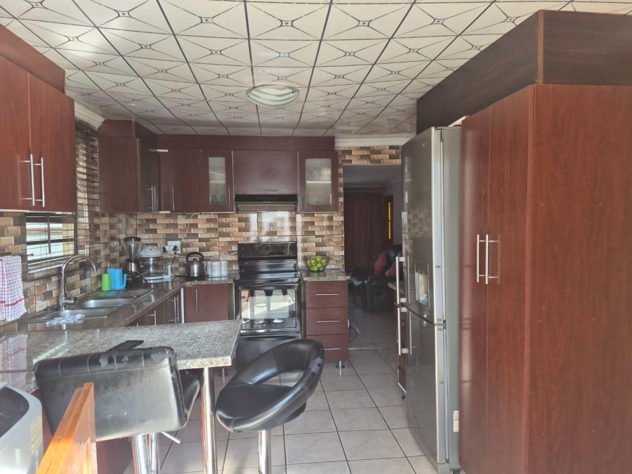 2 Bedroom Property for Sale in Kwazakhele Eastern Cape